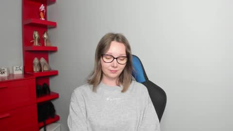 Zoe online show from June 5, 7:25 am
