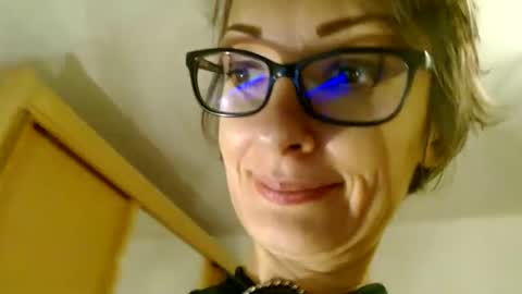 Raluca online show from December 15, 7:42 pm