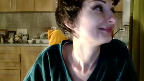 Raluca online show from April 15, 7:58 pm