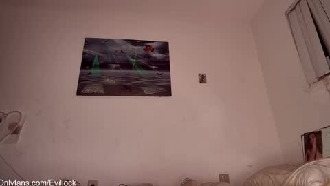 bebe  dust online show from November 8, 3:29 am