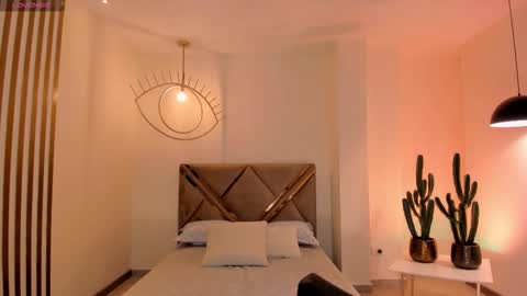 Am Becca online show from October 8, 7:44 pm