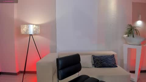 Am Becca online show from February 4, 11:27 am