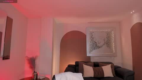 Am Becca online show from April 10, 11:48 am