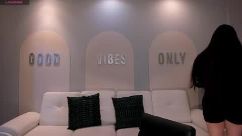 Am Becca online show from April 13, 11:59 am