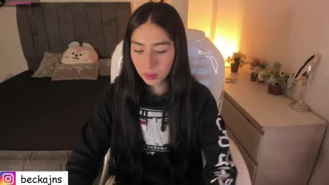 Snapshot of beck__jones chatting on October 28, 2:53 pm Marzhie online show from October 28, 2:53 pm