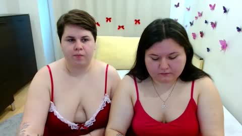 BeckyAndEllen online show from October 11, 10:25 am