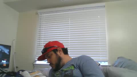 Snapshot of beenallover92 chatting on December 9, 5:19 pm beenallover92 online show from December 9, 5:19 pm