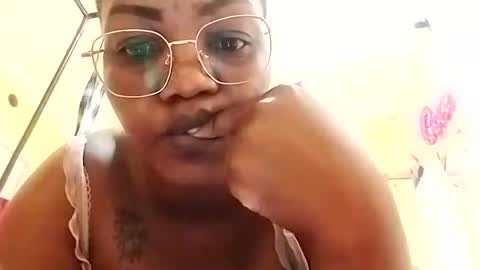 Snapshot of beencee2 chatting on February 3, 7:29 am beencee2 online show from February 3, 7:29 am