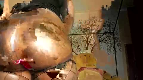 Snapshot of beencee2 chatting on December 1, 6:51 am beencee2 online show from December 1, 6:51 am