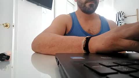 Snapshot of beerman198710 chatting on February 20, 2:24 pm beerman198710 online show from February 20, 2:24 pm