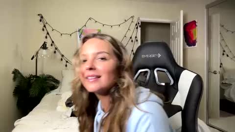 Snapshot of befxckingnice chatting on January 7, 12:55 am all links here online show from January 7, 12:55 am