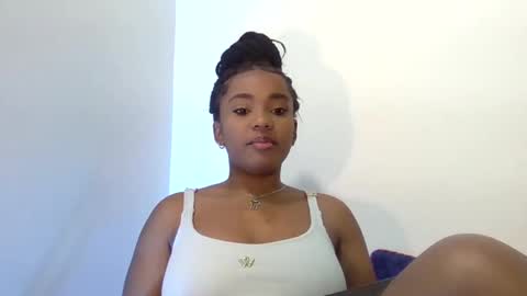 Snapshot of behla_rouseh chatting on March 9, 10:41 pm Behla Rouseh online show from March 9, 10:41 pm