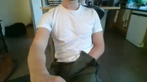 Snapshot of bel7ebite chatting on January 15, 3:50 pm bel7ebite online show from January 15, 3:50 pm