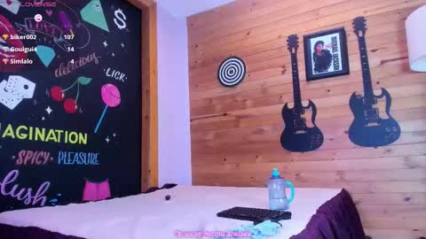 Snapshot of belajones chatting on September 28, 3:39 pm Bela online show from September 28, 3:39 pm