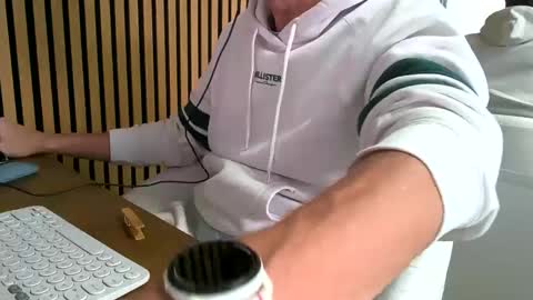 Snapshot of belami_france chatting on October 8, 8:12 am SexFriendFrance online show from October 8, 8:12 am