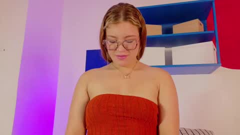 Snapshot of belamiller chatting on November 18, 11:47 am BELA online show from November 18, 11:47 am