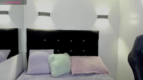 Bella online show from September 30, 2:22 pm