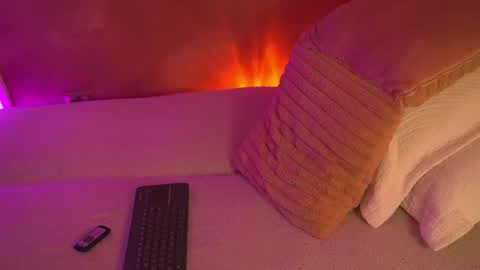 Bel  online show from April 13, 9:53 pm