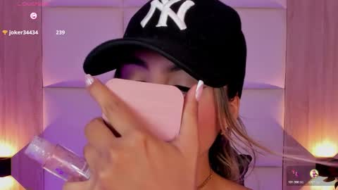 Bella cam online show from October 29, 8:43 pm