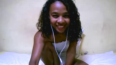 bella193999 online show from December 5, 9:17 am