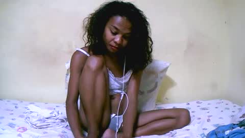 bella193999 online show from December 9, 1:34 pm