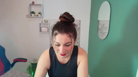 Snapshot of bella_99x chatting on October 9, 1:53 pm Bel 3 online show from October 9, 1:53 pm