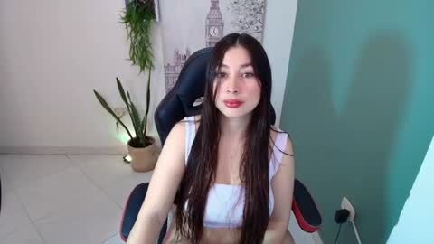 Snapshot of bella_99x chatting on November 26, 12:28 pm Bel 3 online show from November 26, 12:28 pm