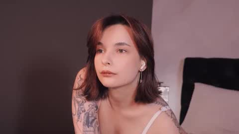 Snapshot of bella_alita chatting on October 7, 8:17 pm lita online show from October 7, 8:17 pm