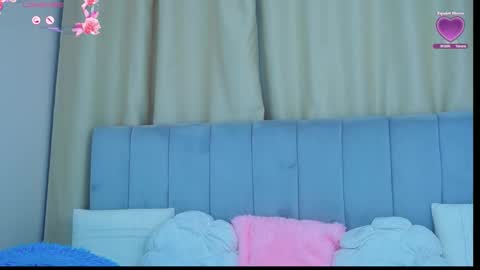 Snapshot of bella_barby chatting on October 7, 6:43 am Bella online show from October 7, 6:43 am