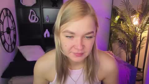 Bella online show from November 30, 9:02 am