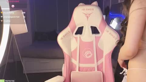 Snapshot of bella_hayes chatting on January 15, 10:24 pm Bella next stream December 2 at 9pm gmt online show from January 15, 10:24 pm