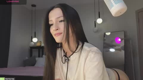 Snapshot of bella_hayes chatting on October 20, 3:07 am Bella next stream December 2 at 9pm gmt online show from October 20, 3:07 am