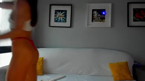 Snapshot of bella_hot77 chatting on September 17, 10:28 am Anna online show from September 17, 10:28 am