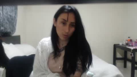 bella_luna34 online show from March 3, 11:43 pm