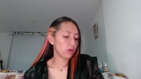 Snapshot of bella_marlowe chatting on January 22, 1:42 am Bella Marlowe online show from January 22, 1:42 am