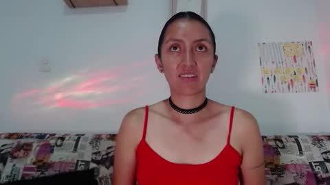 Snapshot of bella_marlowe chatting on December 4, 5:54 pm Bella Marlowe online show from December 4, 5:54 pm