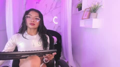 Bella online show from April 10, 4:01 pm