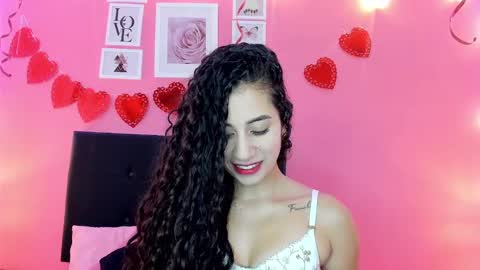 Snapshot of bella_ponce1 chatting on March 4, 5:45 pm Bella Ponce online show from March 4, 5:45 pm