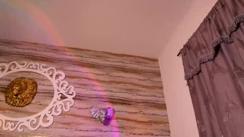     online show from October 4, 2:37 pm