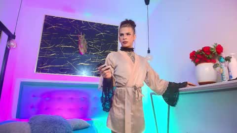     online show from January 7, 6:43 pm