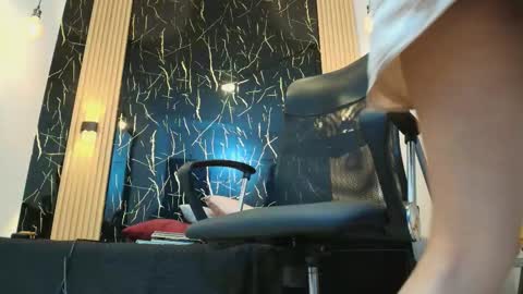     online show from March 7, 9:12 pm