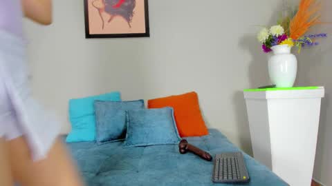 bella_sstone online show from November 6, 11:33 am