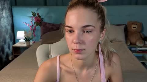 Bella online show from November 21, 1:04 am