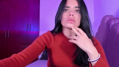 Snapshot of bella_sun_ chatting on November 18, 4:06 am Valeria Model Independent online show from November 18, 4:06 am