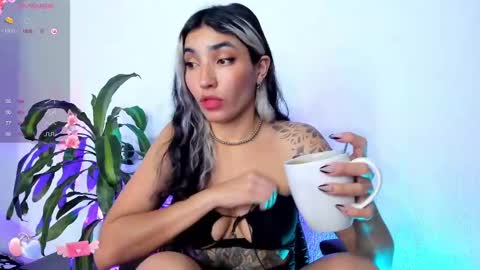 Bella online show from December 1, 10:43 pm