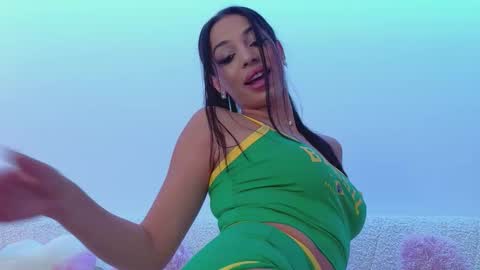 Bella online show from October 9, 7:56 pm