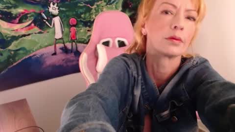 bella_volup online show from February 15, 5:31 pm