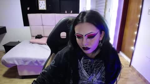 Snapshot of belladona_trix chatting on November 1, 11:51 pm belladona_trix online show from November 1, 11:51 pm