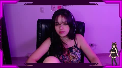 Snapshot of bellamoteluna chatting on October 24, 6:32 am Bella Monteluna online show from October 24, 6:32 am