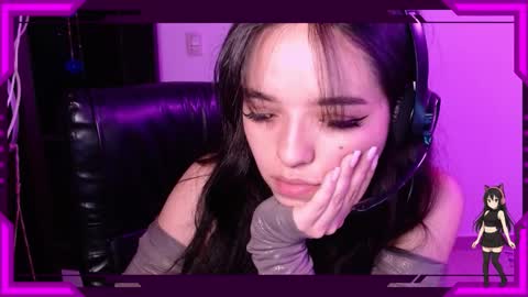 Snapshot of bellamoteluna chatting on October 25, 1:46 am Bella Monteluna online show from October 25, 1:46 am